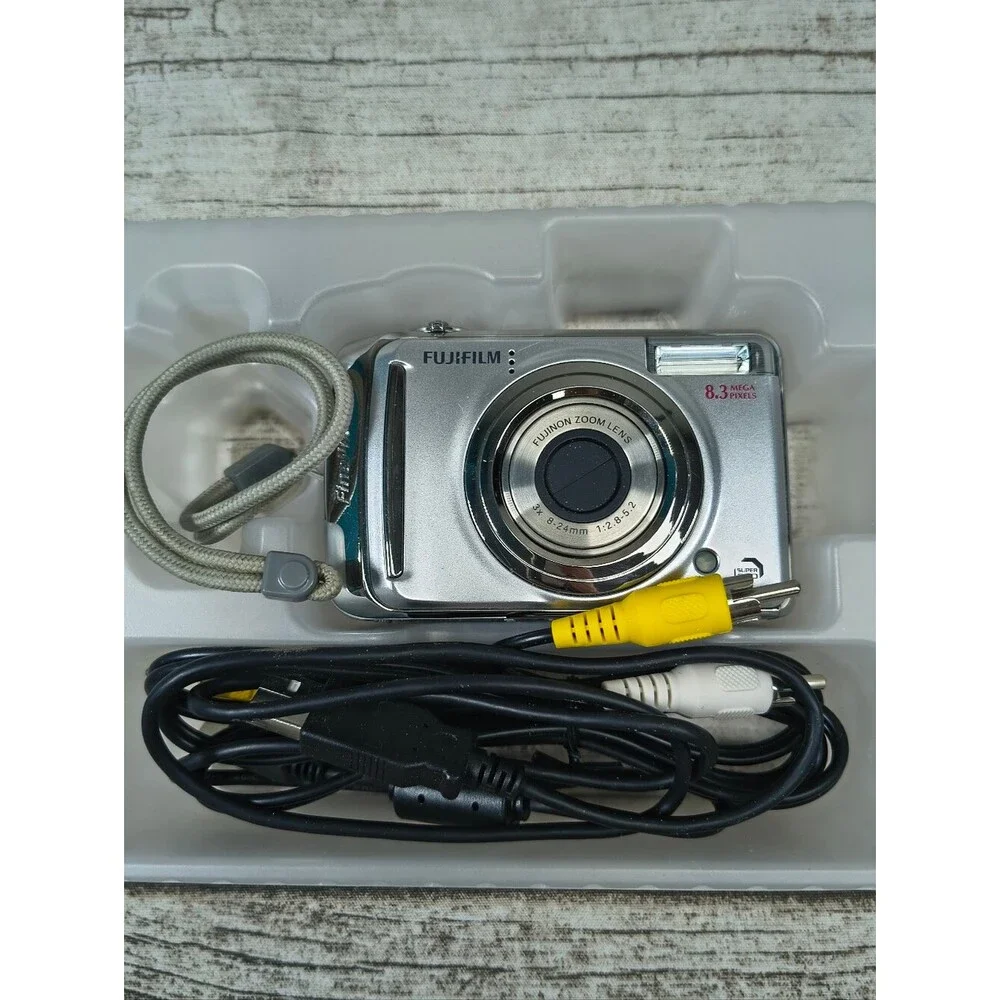 FUJIFILM FinePix A800 Digital Camera 3x Optical Zoom In Box